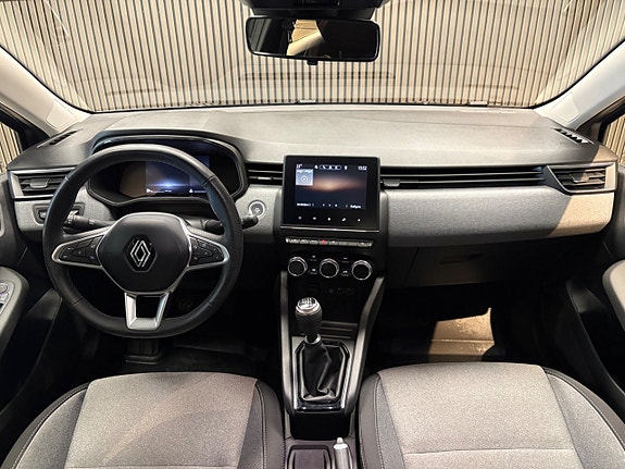 Renault Clio 9 of 15