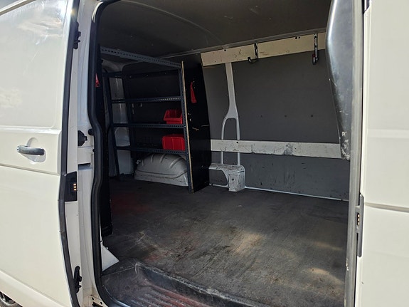 Volkswagen Transporter 10 of 12