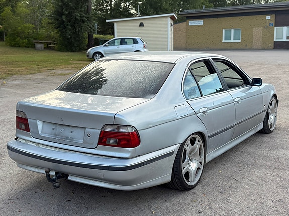 BMW 525tds 4 of 5