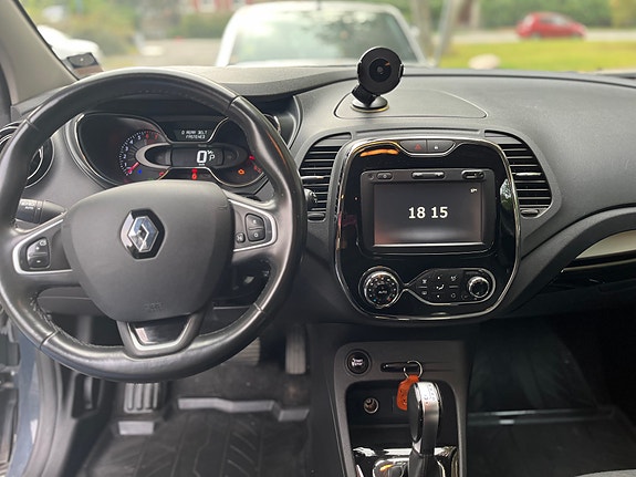 Renault Captur 2 of 6