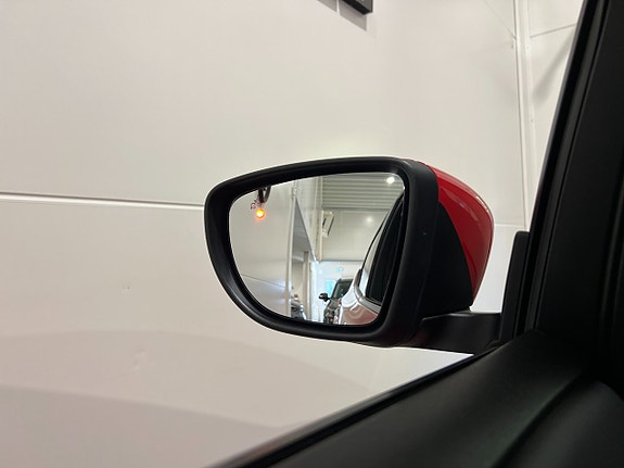 Nissan Leaf 9 of 28