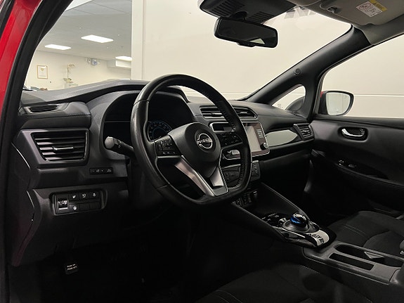 Nissan Leaf 6 of 28