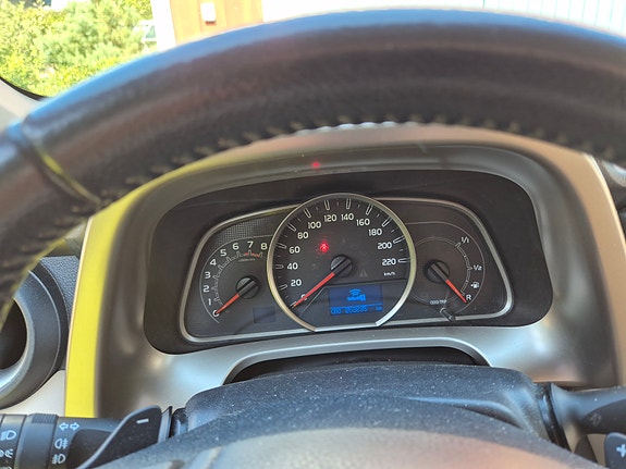 Toyota RAV4 12 of 13