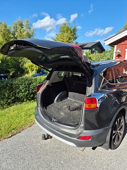 Toyota RAV4 9 of 13