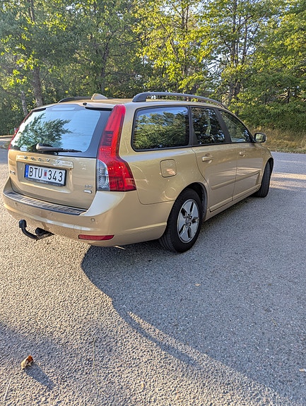 Volvo V50 3 of 9