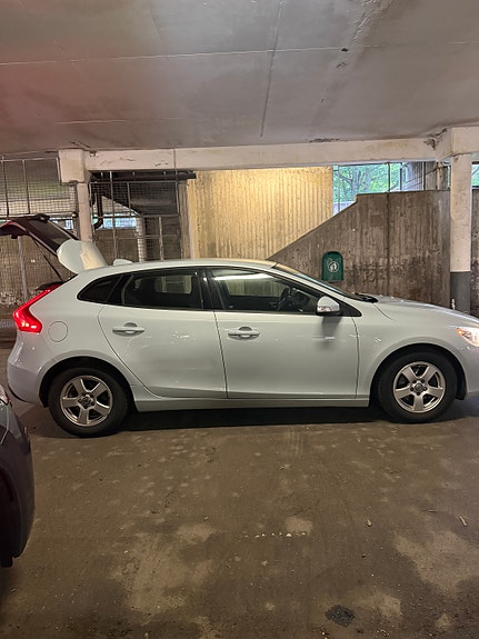 Volvo V40 6 of 14