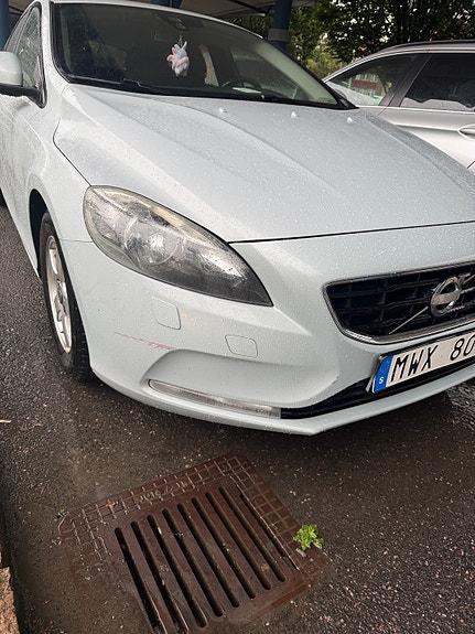 Volvo V40 11 of 14
