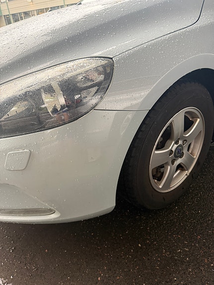 Volvo V40 9 of 14