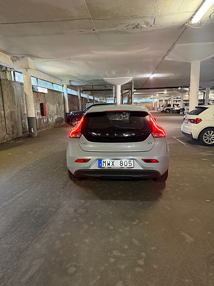 Volvo V40 3 of 14
