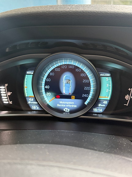 Volvo V40 2 of 14