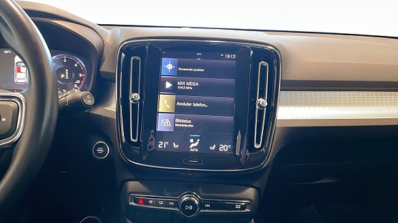 Volvo XC40 11 of 12