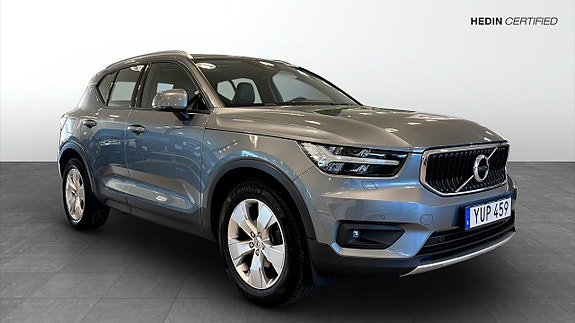 Volvo XC40 3 of 12