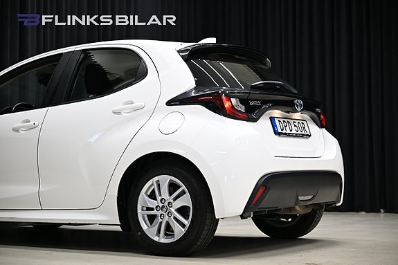 Toyota Yaris 8 of 29
