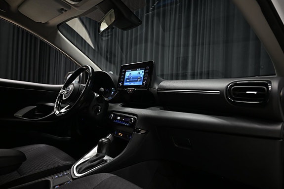 Toyota Yaris 16 of 29