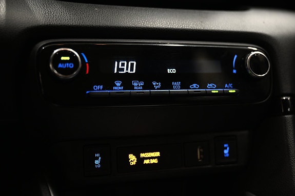 Toyota Yaris 24 of 29