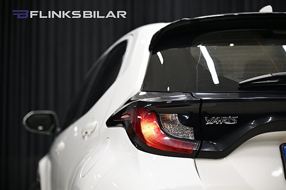 Toyota Yaris 3 of 29