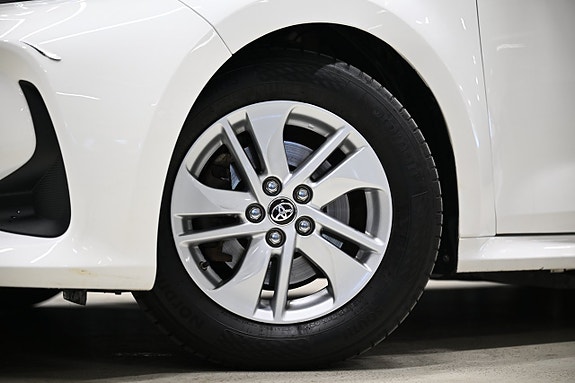 Toyota Yaris 12 of 29