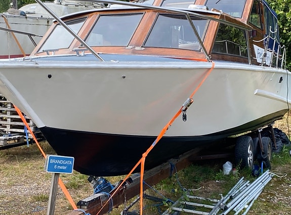Storebro kopia 29 fot – omfattande renoverad mekanik inkl skrov 165 hk AQD40 3 of 10