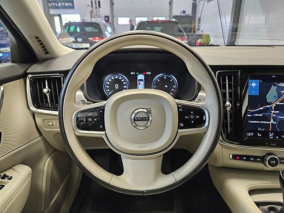 Volvo V90 19 of 28