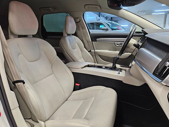 Volvo V90 13 of 28
