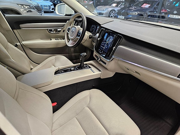 Volvo V90 12 of 28