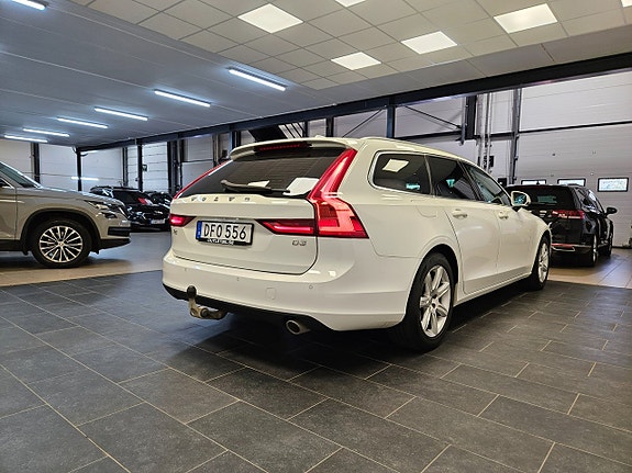 Volvo V90 8 of 28