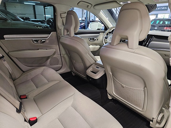 Volvo V90 16 of 28