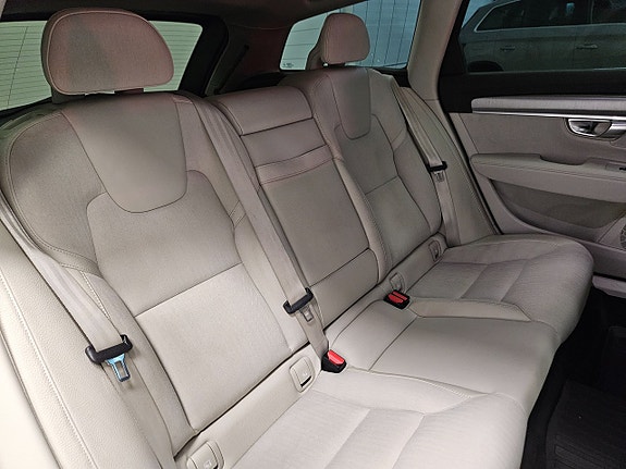 Volvo V90 17 of 28