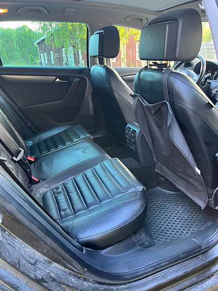 Volkswagen Passat 7 of 12