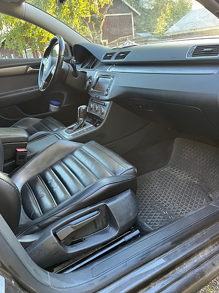 Volkswagen Passat 6 of 12