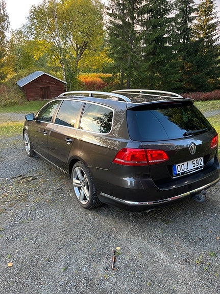 Volkswagen Passat 3 of 12