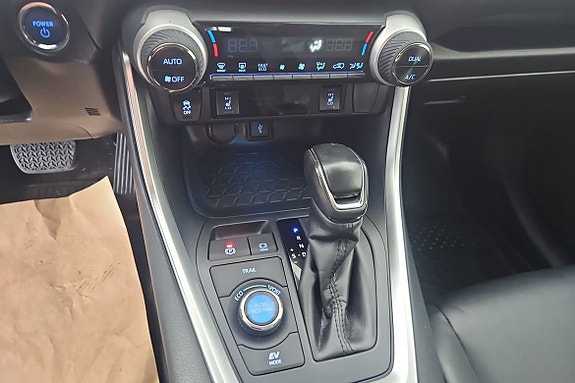 Toyota RAV4 15 of 19