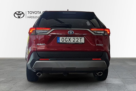 Toyota RAV4 4 of 19