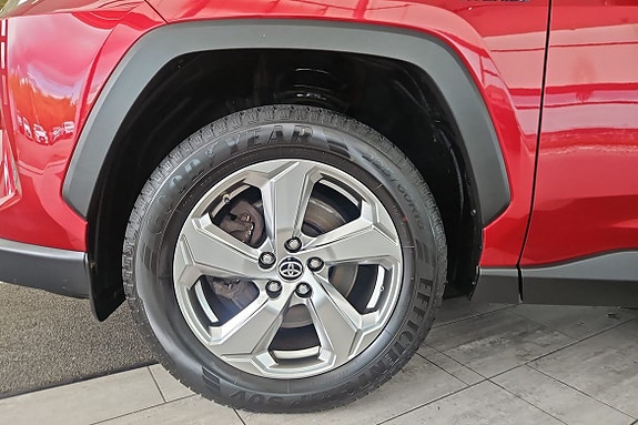 Toyota RAV4 11 of 19
