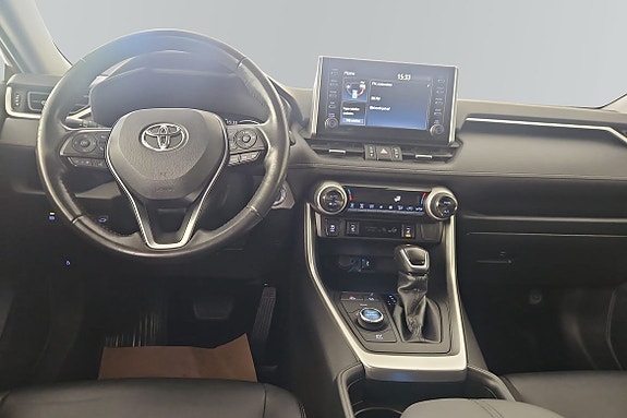Toyota RAV4 8 of 19