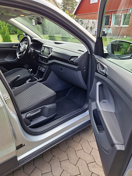Volkswagen T-Cross 18 of 28