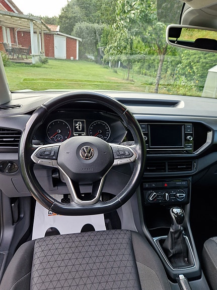 Volkswagen T-Cross 13 of 28