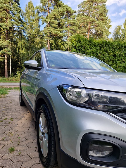 Volkswagen T-Cross 3 of 28