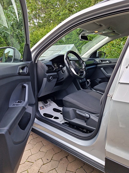 Volkswagen T-Cross 11 of 28