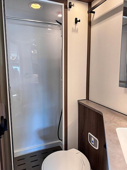 Kabe Travel Master Royal X 810 LXL Dubbelbädd 8 of 15