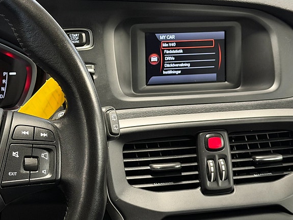 Volvo V40 16 of 27