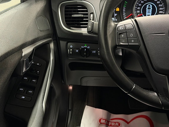Volvo V40 19 of 27