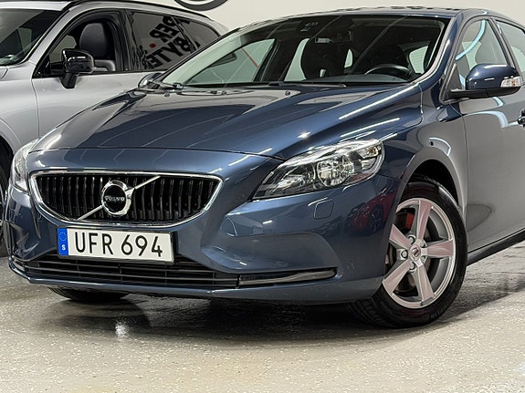 Volvo V40 7 of 27