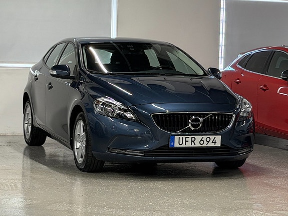 Volvo V40 4 of 27