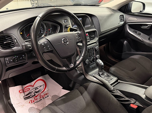 Volvo V40 17 of 27