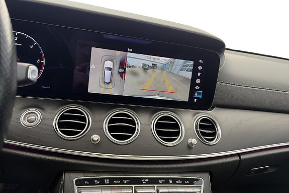 Mercedes-Benz E220 21 of 30