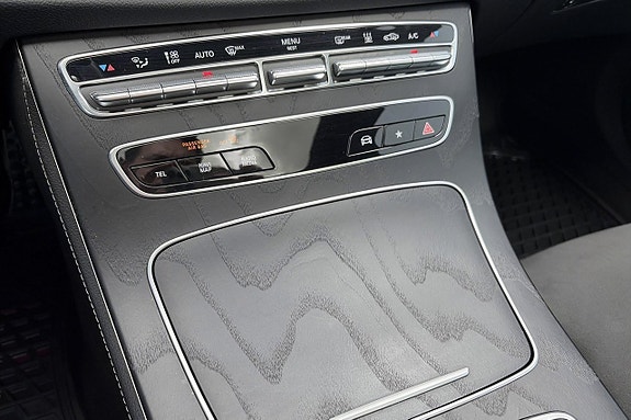 Mercedes-Benz E220 22 of 30
