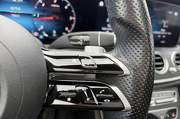 Mercedes-Benz E220 9 of 30