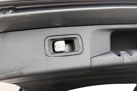 Mercedes-Benz E220 30 of 30