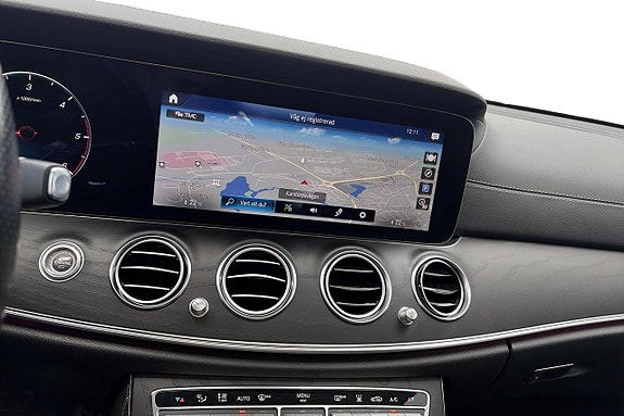 Mercedes-Benz E220 13 of 30
